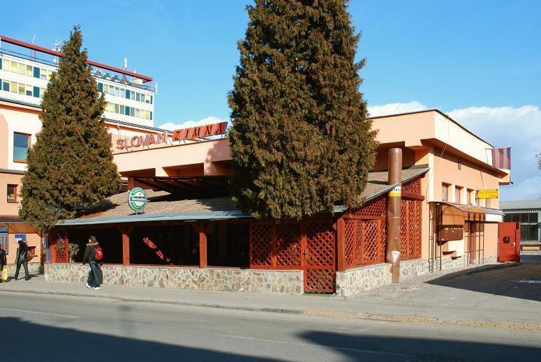 Lučenec Hotel Slovan מראה חיצוני תמונה